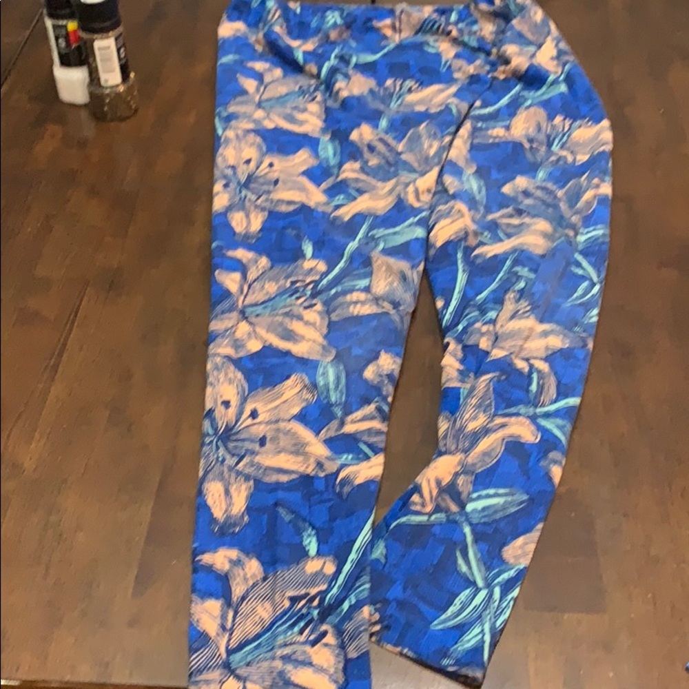 LuLaRoe leggings tall and curvy